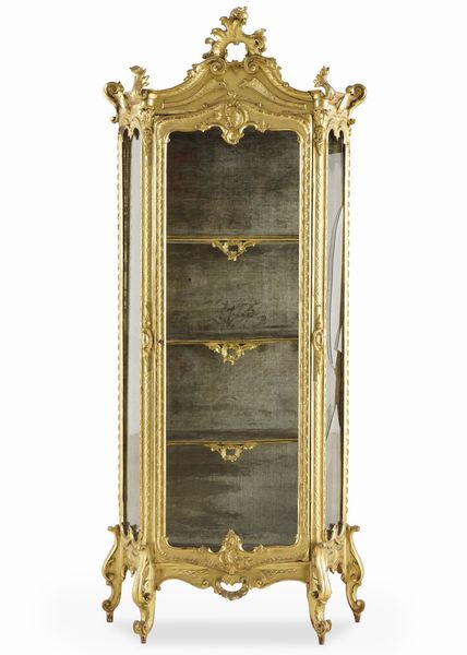 Vetrina in legno dorato. Fine del XIX - inizio del XX secolo  - Asta Antiquariato - Associazione Nazionale - Case d'Asta italiane