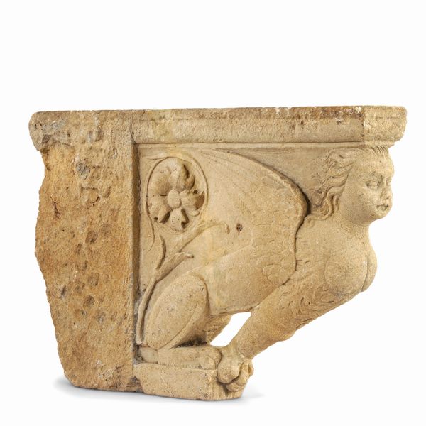 Lapicida rinascimentale. Italia meridionale (Puglia ?) XV-XVI secolo Grande mensola architettonica sorretta da protome a forma di sfinge  - Asta Scultura e Oggetti d'Arte - Associazione Nazionale - Case d'Asta italiane