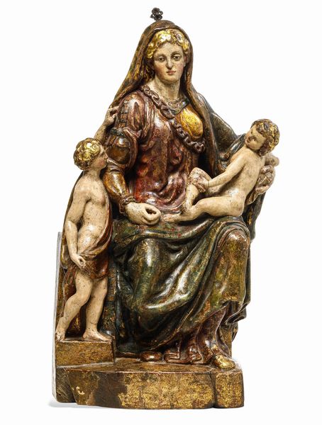 Scultore Spagnolo del XVI secolo Madonna con Bambino e San Giovannino  - Asta Scultura e Oggetti d'Arte - Associazione Nazionale - Case d'Asta italiane