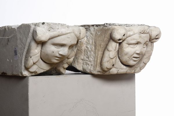 Lapicida del XVII-XVIII secolo Coppia di mensole con protomi antropomorfi  - Asta Scultura e Oggetti d'Arte - Associazione Nazionale - Case d'Asta italiane