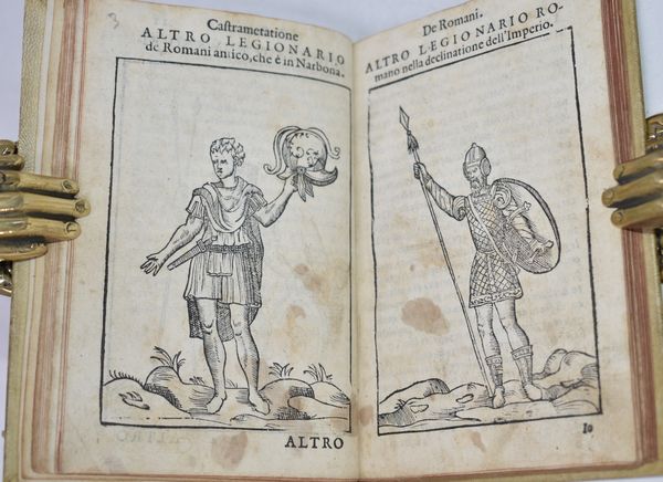 Du Choul, Guillaume : DISCORSO DEL S. GUGLIELMO CHOUL GENTILHUOMO LIONESE, CONSIGLIERO DEL RE, & PRESIDENTE DELLE MONTAGNE DEL DELFINATO SOPRA LA CASTRAMETATIONE, & BAGNI ANTICHI DE I GRECI, & ROMANI. CON L'AGGIUNTA DELLA FIGURA DEL CAMPO ROMANO. ET VNA INFORMATIONE DELLA MILITIA TURCHESCA, & DE GLI HABITI DE SOLDATI TURCHI, SCRITTA DA M. FRANCESCO SANSOUINO. In Vinegia, 1582, presso Altobello Salicato.  - Asta Libri Rari & Manoscritti del XVI Secolo - Associazione Nazionale - Case d'Asta italiane