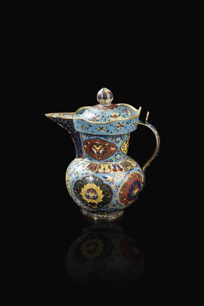 VERSATOIO : Versatoio in cloisonne con coperchio finemente decorato a motivi floreali entro riserve  Cina  dinastia Qing XIX  Sec. (marchiato alla base) 24x22 cm  - Asta Arte Orientale - Associazione Nazionale - Case d'Asta italiane