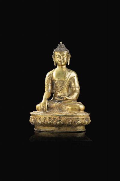 BUDDHA : Buddha in bronzo dorato seduto nella posizione del loto  Cina  dinastia Qing  XIX Sec. 31 5x21 cm  - Asta Arte Orientale - Associazione Nazionale - Case d'Asta italiane