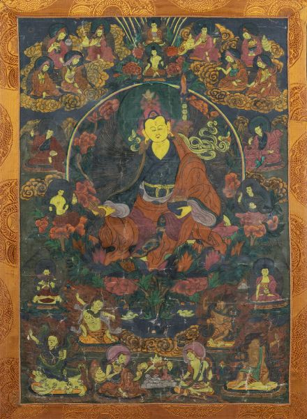 TANGKA : Tangka dipinto su seta rappresentante Buddha nella posizione del loto  Tibet  XIX Sec. 62x46 cm  - Asta Arte Orientale - Associazione Nazionale - Case d'Asta italiane