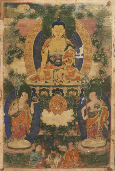 TANGKA : Tangka in seta rappresentante Buddha nella posizione del loto  Tibet  XIX Sec. 38x25 cm  - Asta Arte Orientale - Associazione Nazionale - Case d'Asta italiane