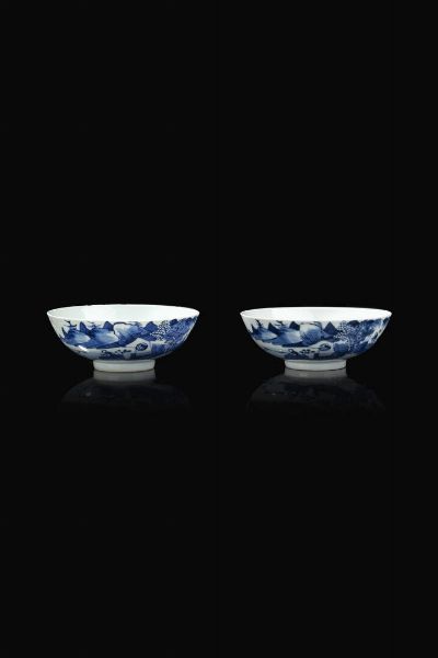 COPPIA DI BOWL : Coppia di bowl in porcellana bianca e blu con decori di paesaggio  Cina  dinastia Qing  XIX sec. 6x16 cm  - Asta Arte Orientale - Associazione Nazionale - Case d'Asta italiane