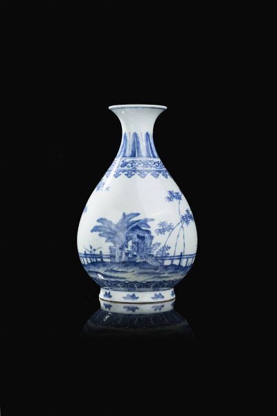 VASO : Vaso in porcellana bianco e blu dipinto con piante di bamb e banani  Cina  Repubblica  XX Sec. 29 5x18 cm  - Asta Arte Orientale - Associazione Nazionale - Case d'Asta italiane