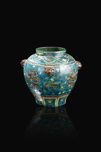 VASO OTTAGONALE - Vaso ottagonale i porcellana policroma decorato con draghi a rilievo  Cina  Repubblica  XX Sec. 32x32cm