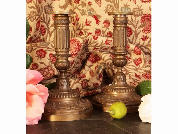 Coppia di candelieri in bronzo  - Asta D�ballage. Occasioni in asta - Associazione Nazionale - Case d'Asta italiane