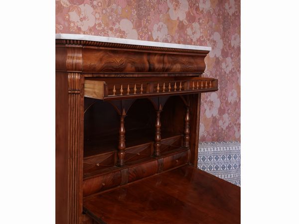 Secretaire impiallacciato in noce e radica di noce  - Asta D�ballage. Occasioni in asta - Associazione Nazionale - Case d'Asta italiane