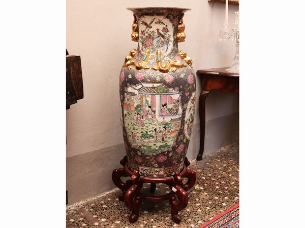 Grande vaso a balaustro in porcellana  - Asta D�ballage. Occasioni in asta - Associazione Nazionale - Case d'Asta italiane