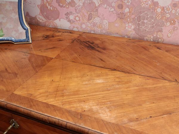 Cassettone impiallacciato ed intarsiato in ciliegio  - Asta D�ballage. Occasioni in asta - Associazione Nazionale - Case d'Asta italiane