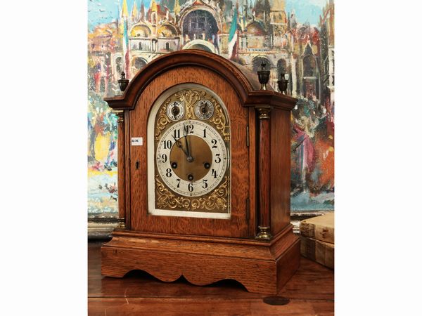 Orologio da tavolo in rovere  - Asta D�ballage. Occasioni in asta - Associazione Nazionale - Case d'Asta italiane