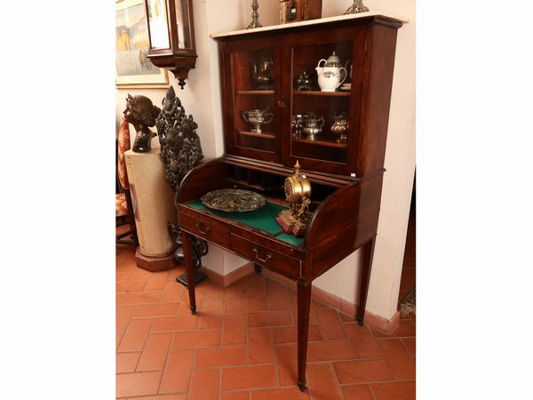 Scrittoio a rullo con alzata in noce  - Asta D�ballage. Occasioni in asta - Associazione Nazionale - Case d'Asta italiane