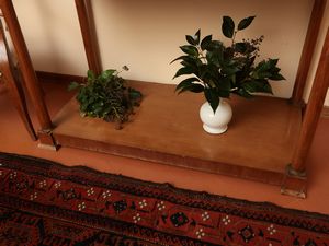 Console impiallacciata ed intarsiata in ciliegio  - Asta D�ballage. Occasioni in asta - Associazione Nazionale - Case d'Asta italiane