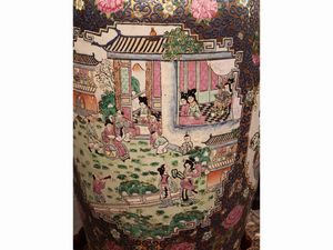 Grande vaso a balaustro in porcellana  - Asta D�ballage. Occasioni in asta - Associazione Nazionale - Case d'Asta italiane