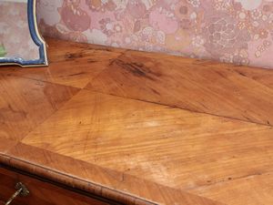 Cassettone impiallacciato ed intarsiato in ciliegio  - Asta D�ballage. Occasioni in asta - Associazione Nazionale - Case d'Asta italiane