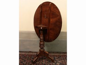 Tavolo a vela in noce  - Asta D�ballage. Occasioni in asta - Associazione Nazionale - Case d'Asta italiane