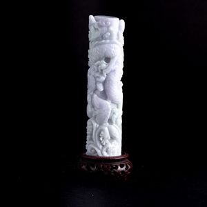Elemento scolpito in giadeite sui toni lavanda e green apple raffigurante draghi e nuvole, Cina, Dinastia Qing, fine XIX secolo  - Asta Fine Asian Works of Art - Associazione Nazionale - Case d'Asta italiane