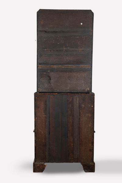 Piccolo trumeau lastronato e filettato, Inghilterra, secolo XVIII  - Asta Incanti d'Arte - Associazione Nazionale - Case d'Asta italiane