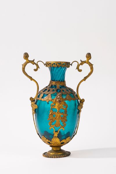 Vaso in vetro azzurro soffiato e costolato, montato in bronzo dorato e cesellato, secolo XIX  - Asta Incanti d'Arte - Associazione Nazionale - Case d'Asta italiane
