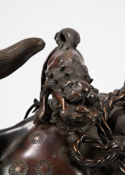 Due grandi incensieri in bronzo con coperchio  - Asta Incanti d'Arte - Associazione Nazionale - Case d'Asta italiane