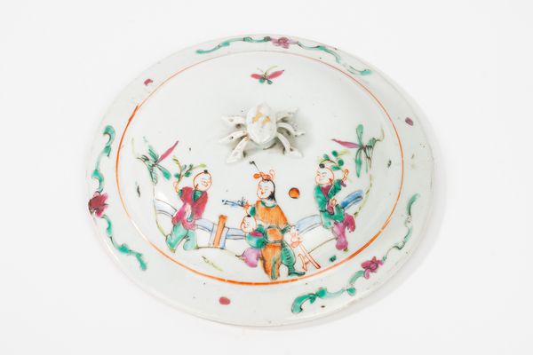 Piccola giara con coperchio in porcellana famiglia rosa  - Asta Incanti d'Arte - Associazione Nazionale - Case d'Asta italiane