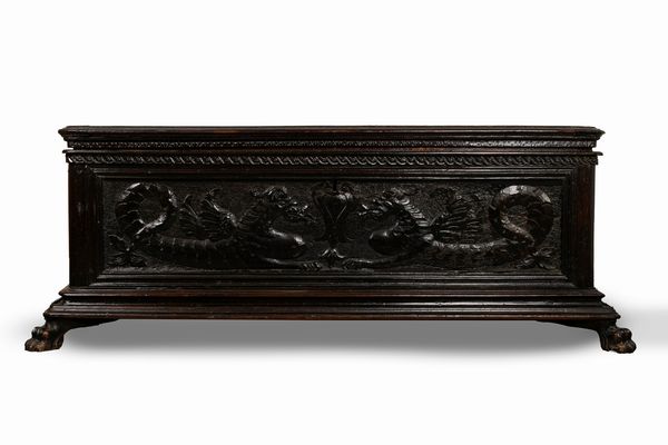 Cassapanca in legno intagliato ed ebanizzato  - Asta Incanti d'Arte - Associazione Nazionale - Case d'Asta italiane