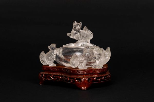 Vasetto a forma di cuore in cristallo di rocca con coperchio, Cina secolo XX  - Asta Incanti d'Arte - Associazione Nazionale - Case d'Asta italiane