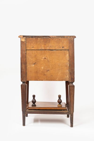 Comodino lastronato e filettato in noce e radica di noce, fine secolo XVIII  - Asta Incanti d'Arte - Associazione Nazionale - Case d'Asta italiane