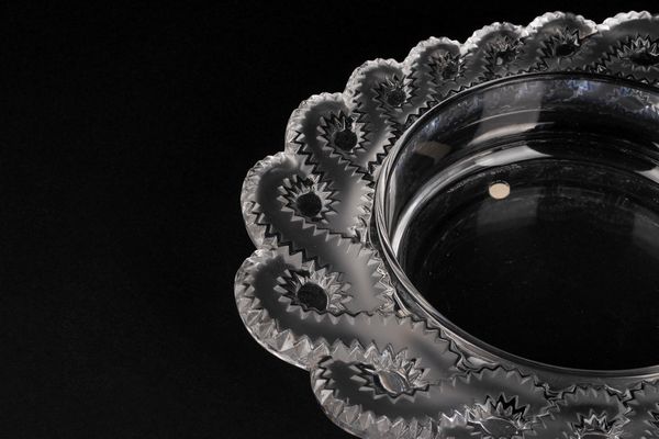 LALIQUE : Centrotavola Auriac in cristallo  - Asta Incanti d'Arte - Associazione Nazionale - Case d'Asta italiane