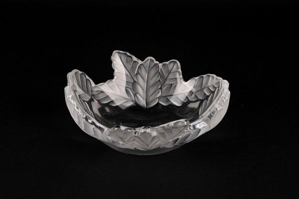 LALIQUE : Centrotavola Compiegne in cristallo smerigliato  - Asta Incanti d'Arte - Associazione Nazionale - Case d'Asta italiane