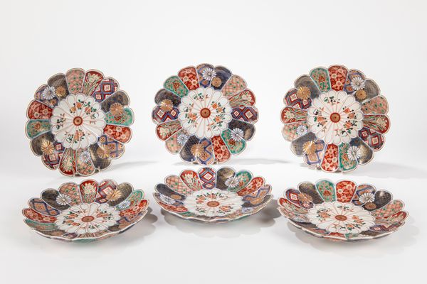 Sei piatti lobati in porcellana Imari  - Asta Incanti d'Arte - Associazione Nazionale - Case d'Asta italiane