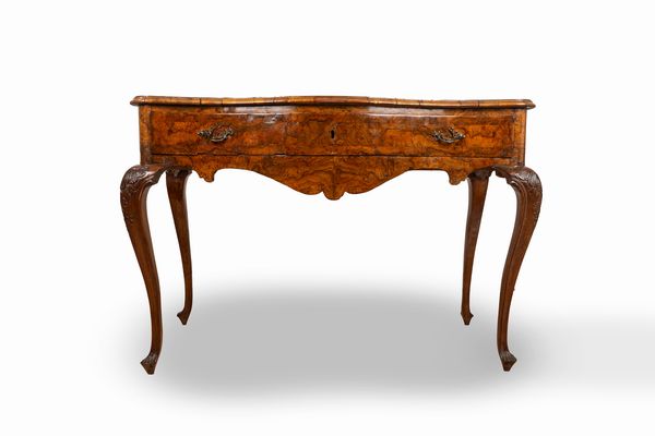 Scrivania da parete Luigi XV, Veneto, secolo XVIII  - Asta Incanti d'Arte - Associazione Nazionale - Case d'Asta italiane