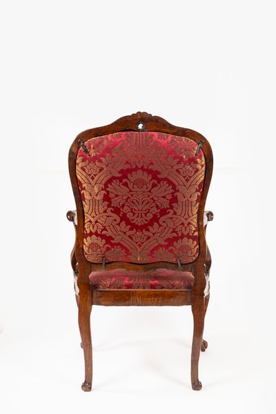 Due poltrone Luigi XV in legno intagliato  - Asta Incanti d'Arte - Associazione Nazionale - Case d'Asta italiane