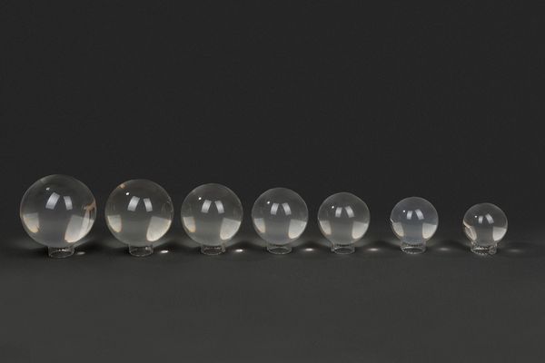 Lotto composto da sette sfere in plexiglass. Guzzini, secolo XX  - Asta Incanti d'Arte - Associazione Nazionale - Case d'Asta italiane