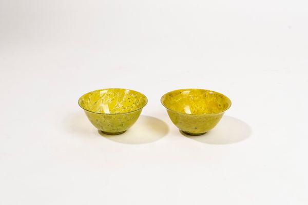 DUE CIOTOLE IN GIADA VERDE SPINACIO  - Asta Incanti d'Arte - Associazione Nazionale - Case d'Asta italiane