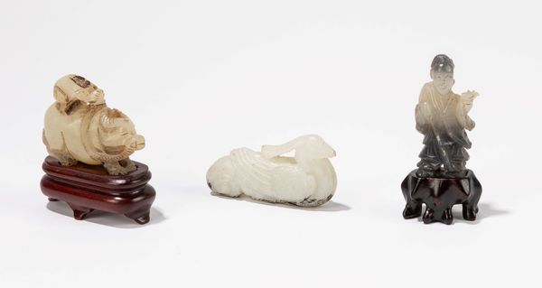 GRUPPO DI TRE SCULTURINE IN GIADA/PIETRA DURA  - Asta Incanti d'Arte - Associazione Nazionale - Case d'Asta italiane