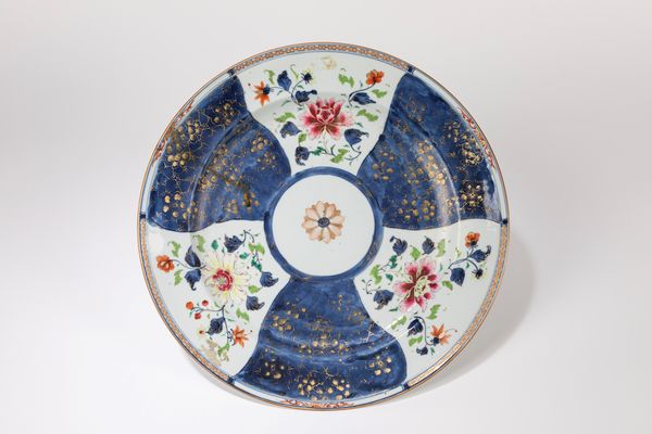 Piatto in porcellana Powder Blue  - Asta Incanti d'Arte - Associazione Nazionale - Case d'Asta italiane