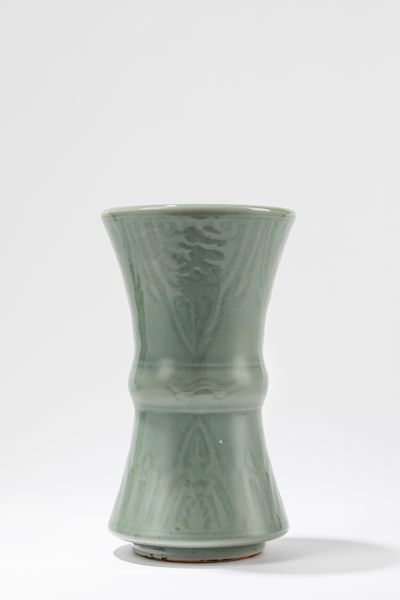 Vaso in porcellana celadon di forma ''Gu''  - Asta Incanti d'Arte - Associazione Nazionale - Case d'Asta italiane