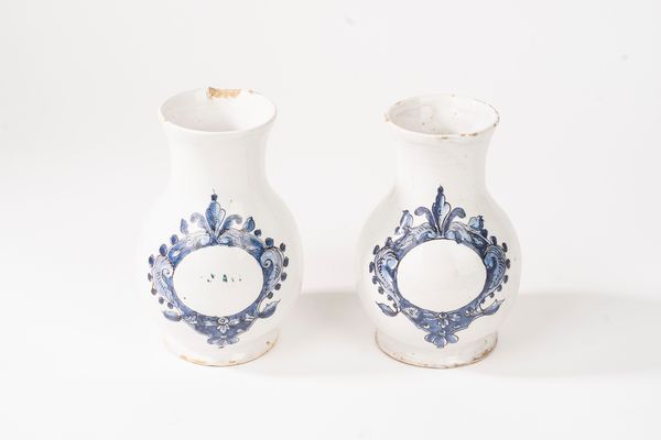 Coppia di vasetti in maiolica, secolo XVIII  - Asta Incanti d'Arte - Associazione Nazionale - Case d'Asta italiane