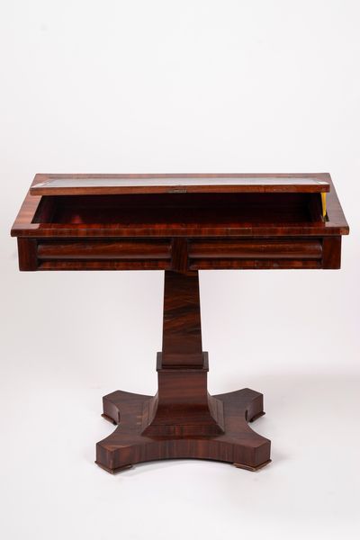 Piccolo scrittoio lastronato, secolo XIX  - Asta Incanti d'Arte - Associazione Nazionale - Case d'Asta italiane