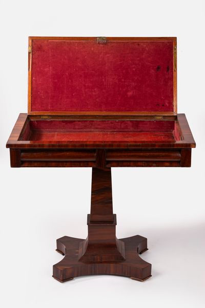 Piccolo scrittoio lastronato, secolo XIX  - Asta Incanti d'Arte - Associazione Nazionale - Case d'Asta italiane