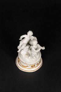 Gruppo scultoreo in porcellana raffigurante putti che raccolgono uova, manifattura di Bassano, seconda metÃ  del secolo XVIII  - Asta Incanti d'Arte - Associazione Nazionale - Case d'Asta italiane