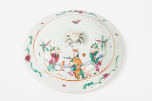 Piccola giara con coperchio in porcellana famiglia rosa  - Asta Incanti d'Arte - Associazione Nazionale - Case d'Asta italiane