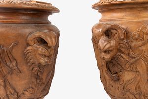 Coppia di vasi a cratere biansati in terracotta, secolo XIX  - Asta Incanti d'Arte - Associazione Nazionale - Case d'Asta italiane