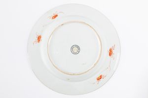 Tre piatti in porcellana famiglia verde  - Asta Incanti d'Arte - Associazione Nazionale - Case d'Asta italiane