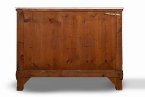 Cassettone Impero lastronato in piuma di mogano  - Asta Incanti d'Arte - Associazione Nazionale - Case d'Asta italiane