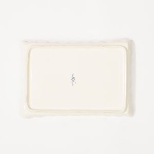 Manifattura L'Aia (Den Haag), Olanda. Vassoietto in porcellana bianca con decoro monocromo blu  - Asta Incanti d'Arte - Associazione Nazionale - Case d'Asta italiane