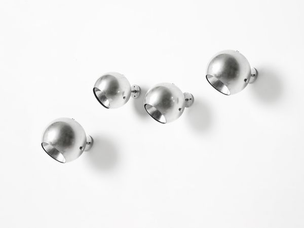 MANIFATTURA ITALIANA : Quattro lampade da parete orientabili.  - Asta Asta 503 | DESIGN E ARTI DECORATIVE DEL NOVECENTO Virtuale - Associazione Nazionale - Case d'Asta italiane